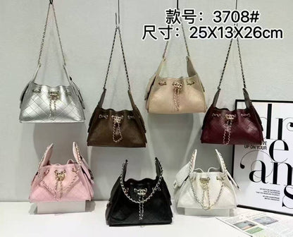 Chanel 
Size 25cm 
120 dhs🇦🇪

Zain254
♥️♥️♥️