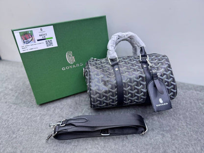 Goyard

With box 
🎁🎁🎁

size :25×15 
90 dhs🪙

Zain114
♥️♥️♥️