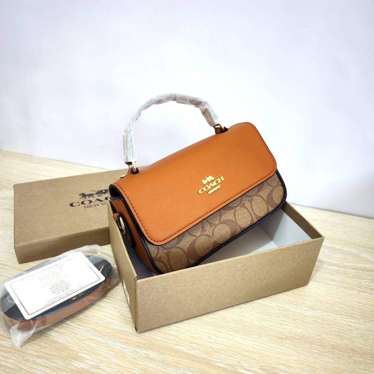 Coach
85 dhs🇦🇪

with box
🎁🎁🎁

size 19cm

Zain26
♥️♥️♥️