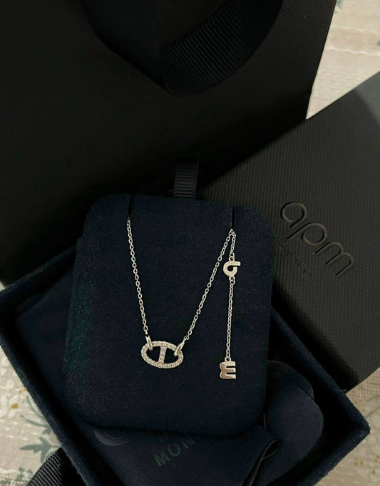 Apm 😍
Necklace 💥
Earring 🦋
 Ring 💍 available size 👇
6,7,8,9
Master quality 💯
With normal boxes 🗃️ 
140 dhs🇦🇪🇦🇪

With master box 📦 
170 dhs🇦🇪🇦🇪

Zain216
♥️♥️♥️