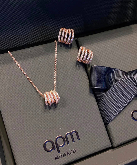 Apm 😍
Necklace 💥
Earring 🦋
Bracelet 💥
Ring 💍 available size 👇
6,7,8,9
Master quality 💯
With normal boxes 🗃️ 
200 dhs🇦🇪🇦🇪

With master box 📦 
210 dhs🇦🇪🇦🇪

Zain216
♥️♥️♥️