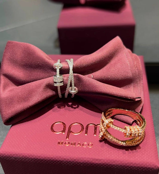 Apm 😍
Necklace 💥
Earring 🦋
Bracelet 💥
Ring 💍 available size 👇
6,7,8,9
Master quality 💯
With normal boxes 🗃️ 
200 dhs🇦🇪🇦🇪

With master box 📦 
210 dhs🇦🇪🇦🇪

Zain216
♥️♥️♥️ – image 2