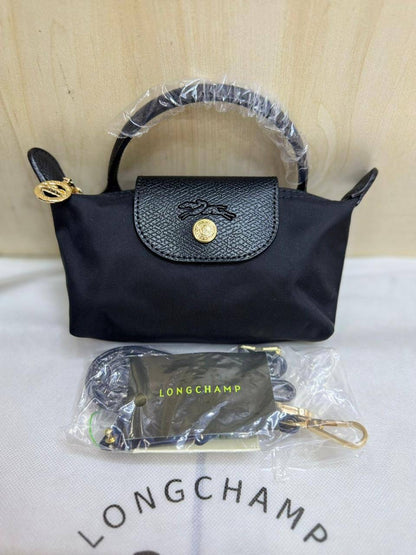 LongChamp Mini

High  Quality 

Size：19  * 11 cm
50 dhs🪙

Zain115
♥️♥️♥️