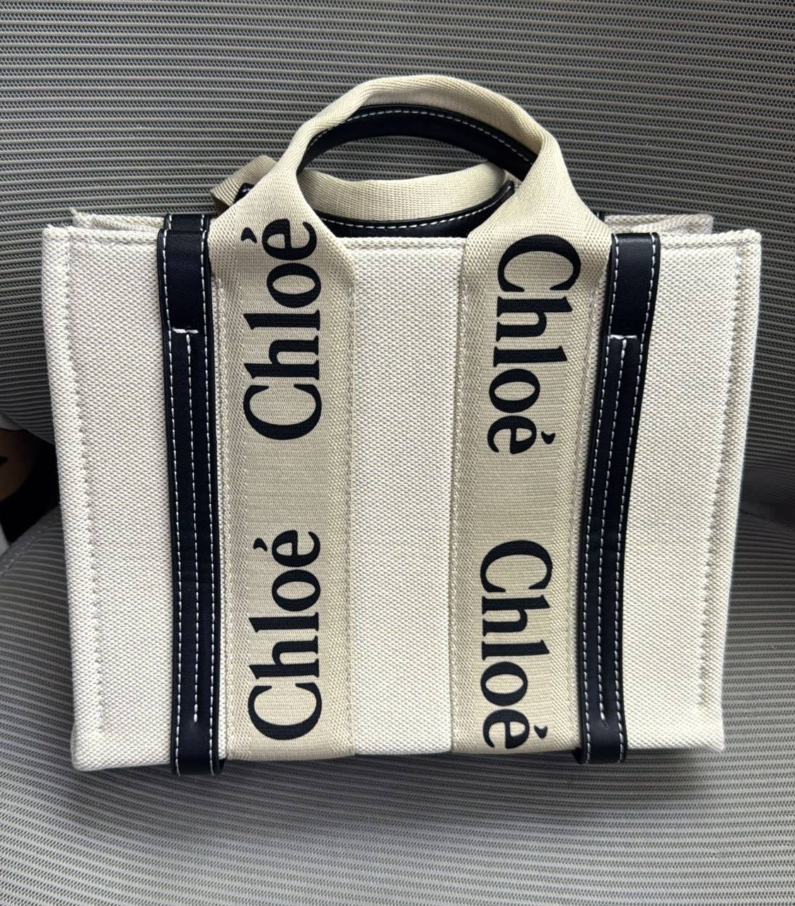 Chloe

offer Limit Stock
26cm

70 dhs🪙💕

With box
🎁🎁🎁

Zain16
♥️♥️♥️