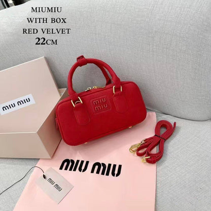 MIUMIU ᴀʀᴄᴀᴅɪᴇ
ʜᴀɴᴅʙᴀɢ/ʟᴏɴɢ sᴛʀᴀᴘ
ᴡɪᴛʜʙᴏx
🎁🎁🎁

ʟᴇᴀᴛʜᴇʀ
sɪᴢᴇ:22ᴄᴍ
80 dhs🪙

Zain56
♥️♥️♥️