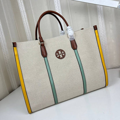 Tory Burch
90 dhs🇦🇪
Size…42x33cm
Size…35x27cm

Zain137
Zain93
♥️♥️♥️