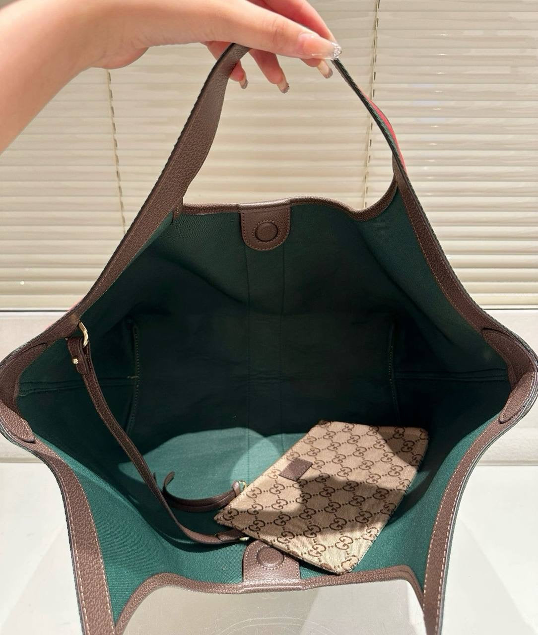 GUCCI 

High Quality

200 dhs🇦🇪

Zain39
♥️♥️♥️