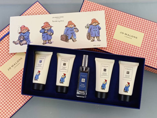 JO MALONE 5IN1 SET
110 dhs🇦🇪

4 pcs hand cream 
- English 
- blackberry 
- wood sage
- lime basil
1 pc cologne

Zain01
♥️♥️♥️