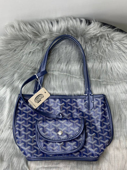 Goyard
SIZE  ……… 25cm 🌷🌷🌷
75 dhs🇦🇪

Zain51
♥️♥️♥️