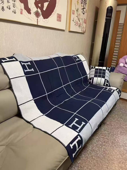 Hermes blankets
And cushion

For Price 👇 WhatsApp✅
0568585901 
0507557372
0552275751 Owner Zain 👌

Zain328
♥️♥️♥️