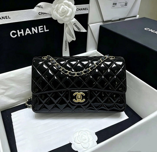 Chanel
 
NEW CAME
 WITH BOX  

110 dhs🇦🇪🇦🇪
SIZE: 25cm

Zain295
♥️♥️♥️