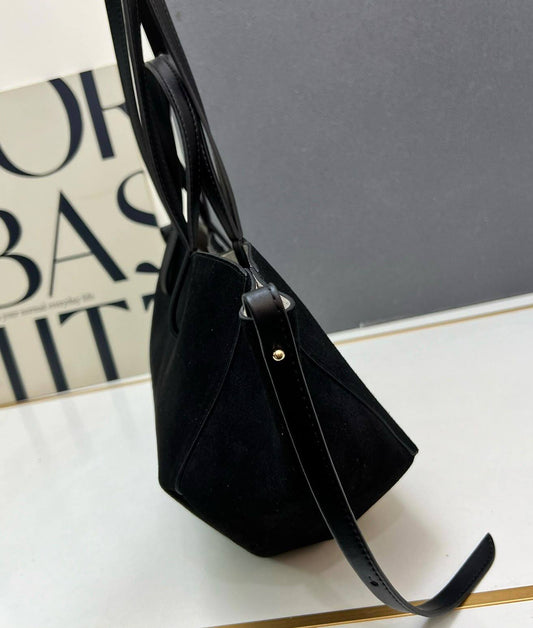POLÈNE 

NEW CAME 
HIGH QUALITY 

BIG SIZE WITH BOX

135 dhs🇦🇪🇦🇪
Zain39
♥️♥️♥️