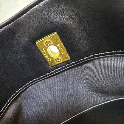 CHANEL 
NEW CAME GOOD QUALITY 
105 dhs🇦🇪

Zain39
♥️♥️♥️