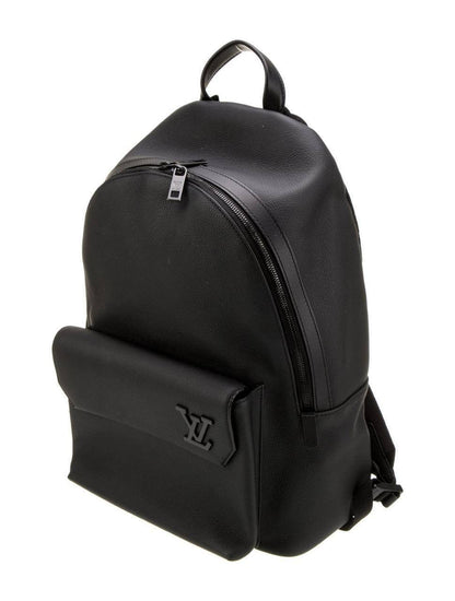 LV BACK PACK 
GOOD QUALITY 
120 dhs🇦🇪
Size 41*30*15 CM

Zain28
♥️♥️♥️