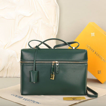 Loro piana
SIZE……….    23CM
105 dhs🇦🇪

with box
🎁🎁🎁

Zain244
♥️♥️♥️