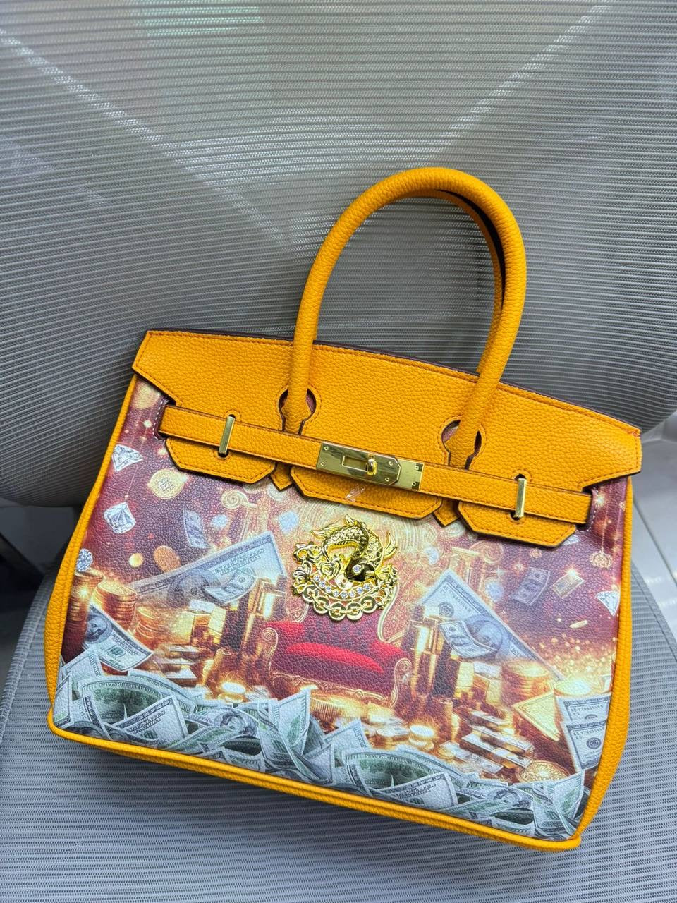 Hermes

30cm

95 dhs🇦🇪

Zain16
♥️♥️♥️