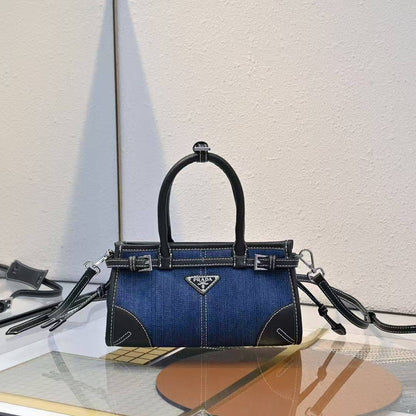 Prada
Master
270 dhs🪙
#24cm🥰

Zain228
♥️♥️♥️
