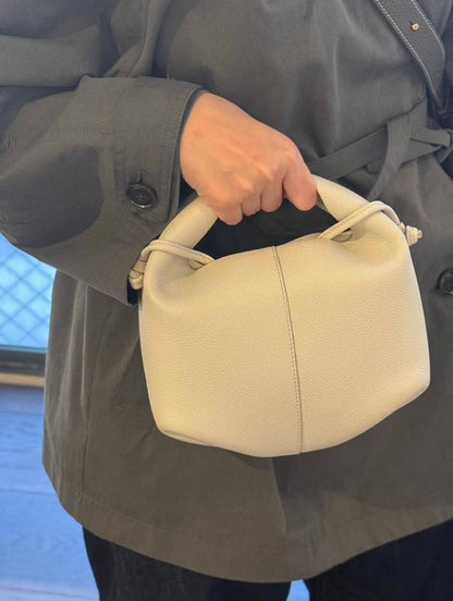 POLENE 

COPY ONE NEW CAME  

180 dhs🇦🇪

SIZE: 20cm

Zain39
♥️♥️♥️