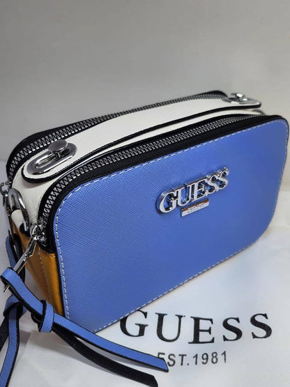 Guess 
Size : 19 * 11 * 7 cm
60 dhs🇦🇪

with box
🎁🎁🎁

Zain115
♥️♥️♥️