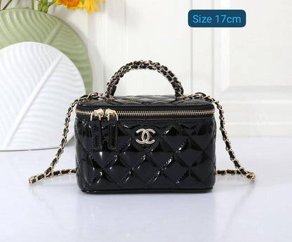 Chanel

Good quality 

with box 
🎁🎁🎁

95 dhs🇦🇪

Zain186
♥️♥️♥️