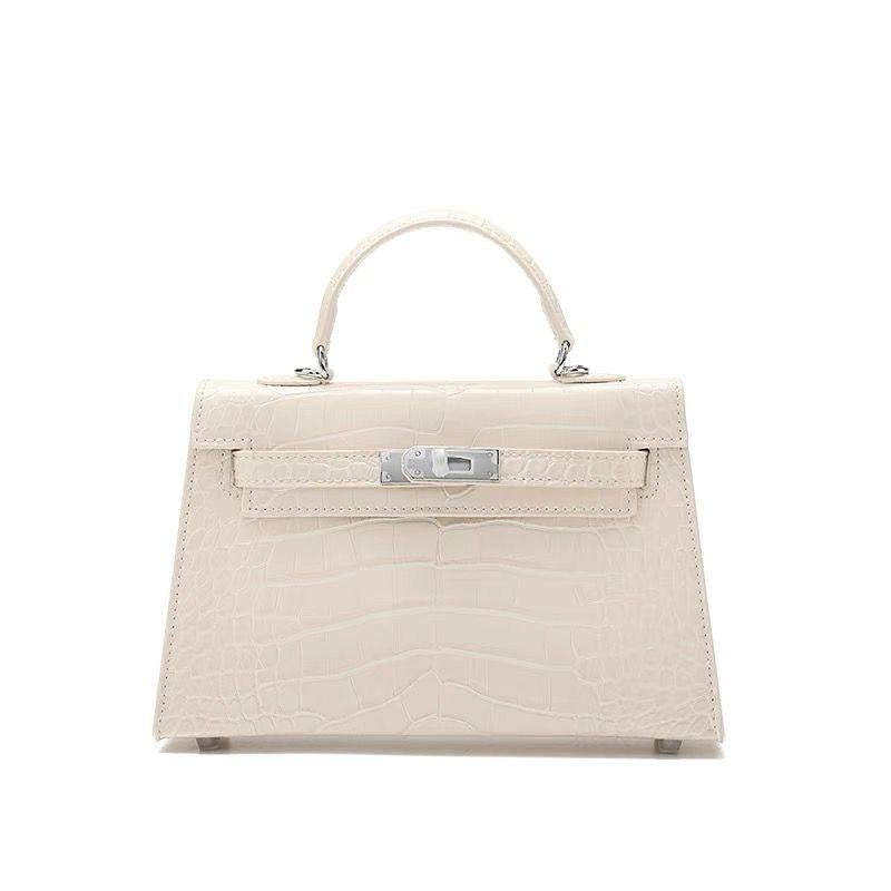 Hermes
KL-22 with box 
95 dhs🪙💕

KL-25 with box
 115 dhs🪙💕 

Zain136
♥️♥️♥️