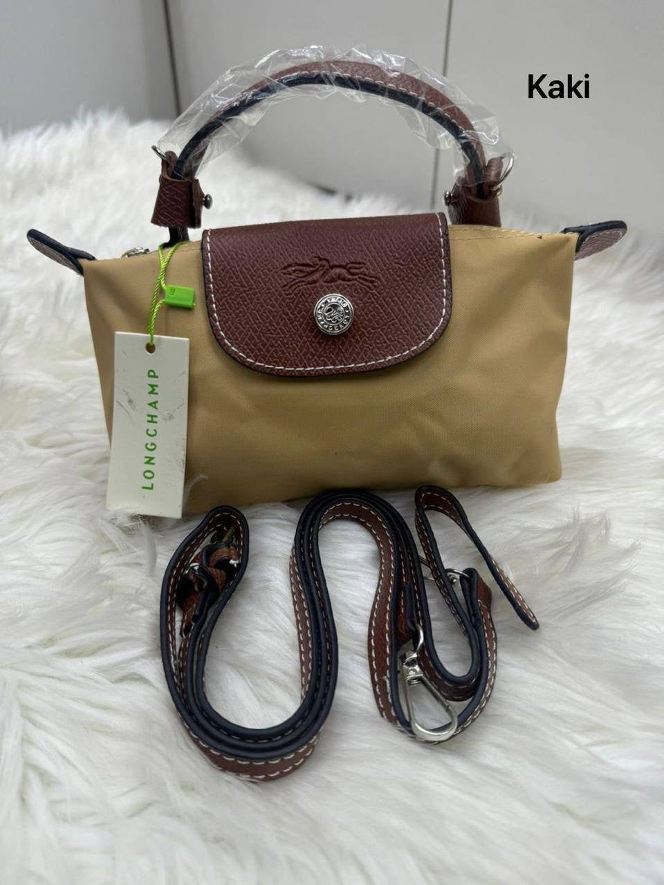 LongChamp Mini

High  Quality 

Size：19  * 11 cm
50 dhs🪙

Zain115
♥️♥️♥️