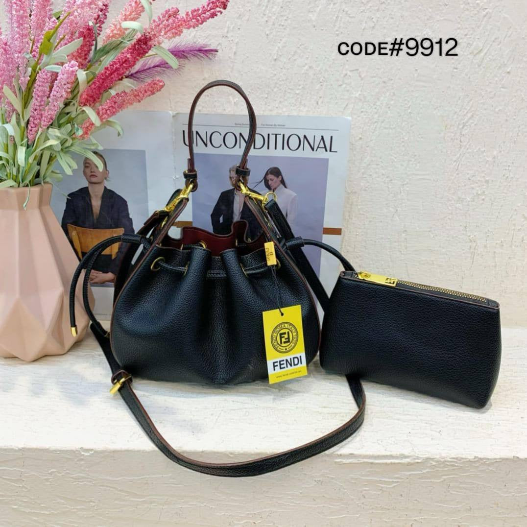 Fendi  POMODORINO
ʙᴜᴄᴋᴇᴛ  ʙᴀɢ ᴢᴜᴄᴄᴀ
sɪᴢᴇ: 23 cm

75 dhs🇦🇪

Zain31
♥️♥️♥️