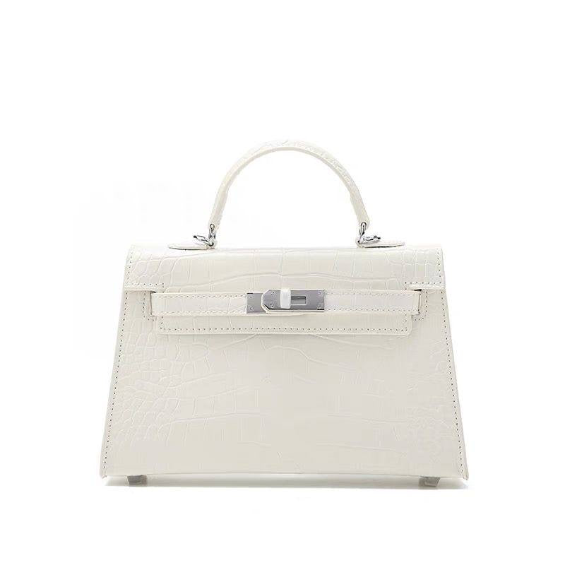 Hermes
KL-22 with box 
95 dhs🪙💕

KL-25 with box
 115 dhs🪙💕 

Zain136
♥️♥️♥️