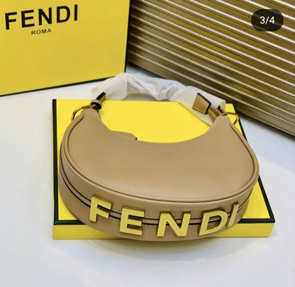 Fendi
with box
🎁🎁🎁

100 dhs🪙

Zain143
♥️♥️♥️