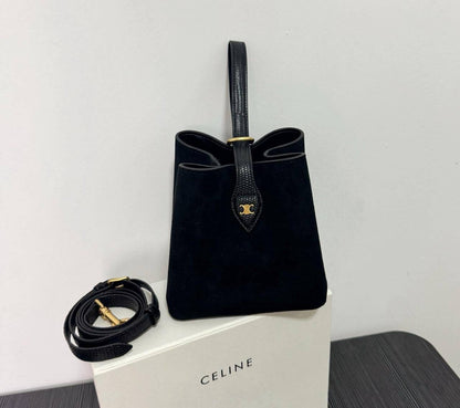 Celine new arrival copy one 
220 dhs🇦🇪

#without box

#15.5cm

Zain228
♥️♥️♥️