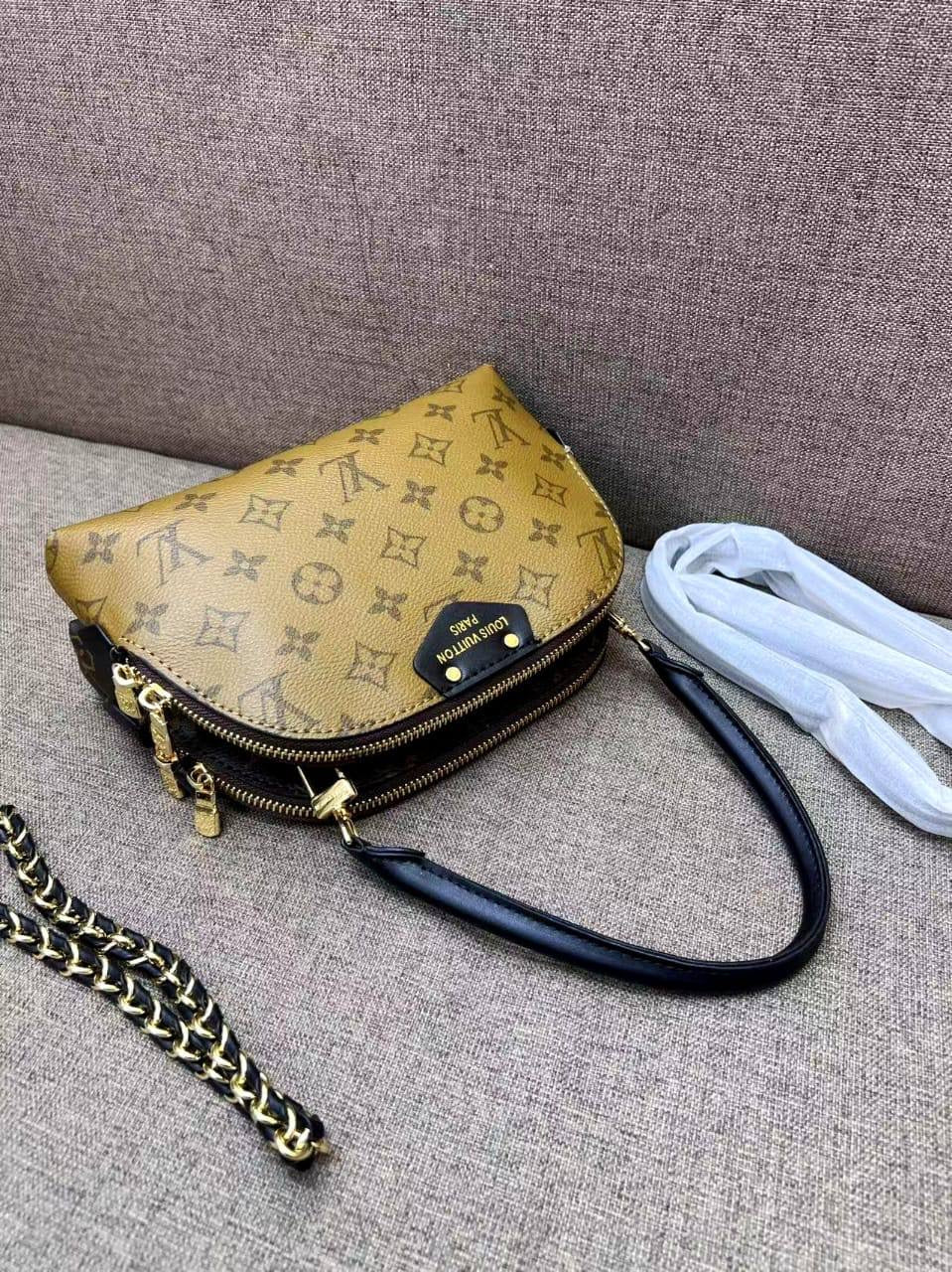 LV
90 dhs🪙💕
size 22cm

Zain26
♥️♥️♥️
