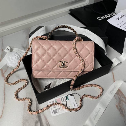 Chanel
Best quality 
with box’s 
🎁🎁🎁

100 dhs🇦🇪
size 19 cm

Zain158
♥️♥️♥️