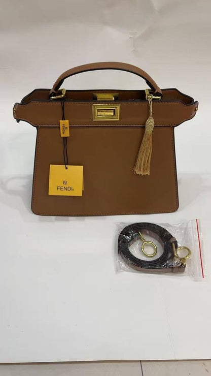 Fendi
120 dhs🇦🇪
size 26cm

Zain161
♥️♥️♥️