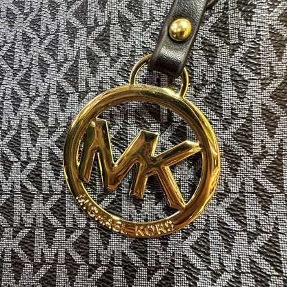MK 
NEW CAME GOOD QUALITY 
100 dhs🇦🇪

Zain39
♥️♥️♥️