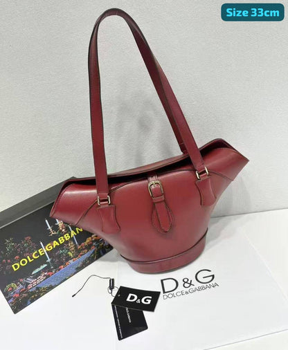 D&G

With box 
🎁🎁🎁

105 dhs🇦🇪

Zain186
♥️♥️♥️
