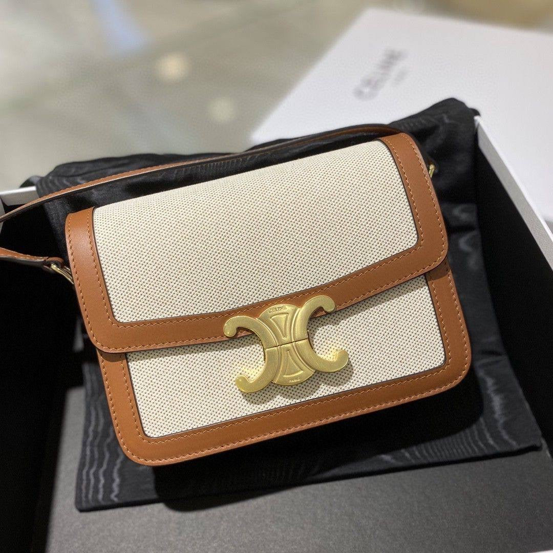 Celine 
good quality

comes with box, 🎁

size 19* 13 cm 
120 dhs🇦🇪

Zain12
♥️♥️♥️