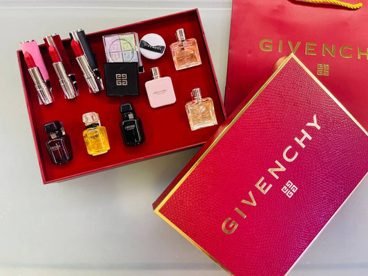 Givenchy set 
120 dhs🇦🇪

Zain01
♥️♥️♥️