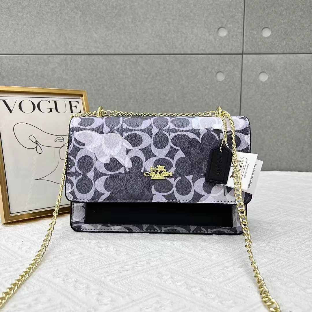 Coach 
65 dhs🇦🇪

Zain137
♥️♥️♥️