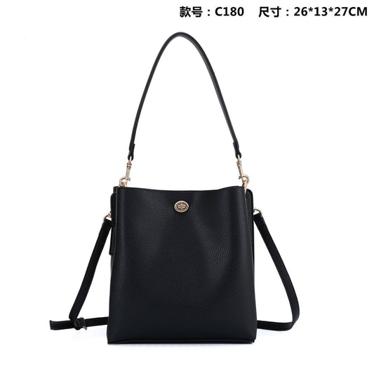 COACH 

NEW CAME 
GOOD QUALITY 

75 dhs🇦🇪

Zain39
♥️♥️♥️