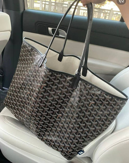 Goyard
good quality, 
size 45* 26 cm 
85 dhs🇦🇪

Zain12
♥️♥️♥️