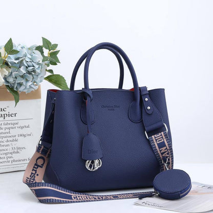 Dior 
Good Quality 
115 dhs🪙💕

Zain250
♥️♥️♥️