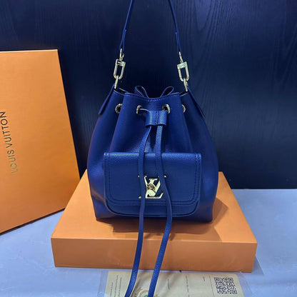 LV
VERY GOOD QUALITY 

WITH BOX
🎁🎁🎁

75 dhs🇦🇪

Zain39
♥️♥️♥️