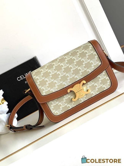 Celine 
good quality

comes with box, 🎁

size 19* 13 cm 
120 dhs🇦🇪

Zain12
♥️♥️♥️