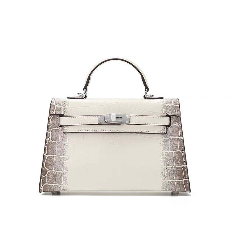 Hermes
KL-22 with box 
95 dhs🪙💕

KL-25 with box
 115 dhs🪙💕 

Zain136
♥️♥️♥️