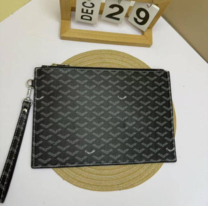 Clutch
65 dhs🇦🇪

with box
🎁🎁🎁

size 29×20cm

Zain213
♥️♥️♥️