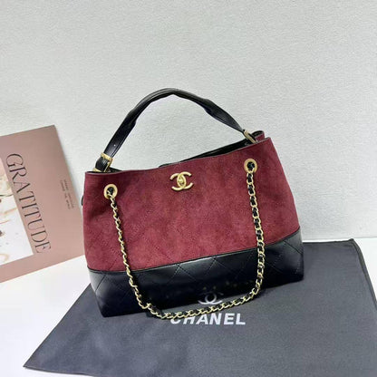 CHANEL 

NEW CAME 

GOOD QUALITY 

110 dhs🇦🇪

Zain39
♥️♥️♥️