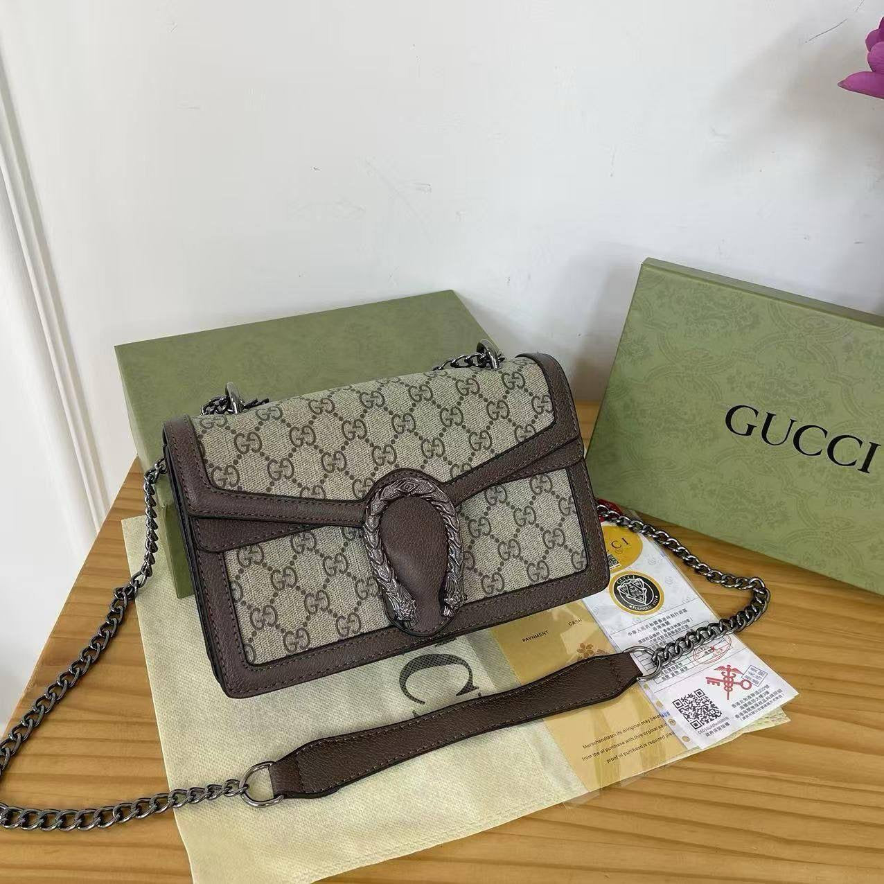 Gucci
23cm

With box 
🎁🎁🎁

75 dhs🇦🇪

Zain17
♥️♥️♥️