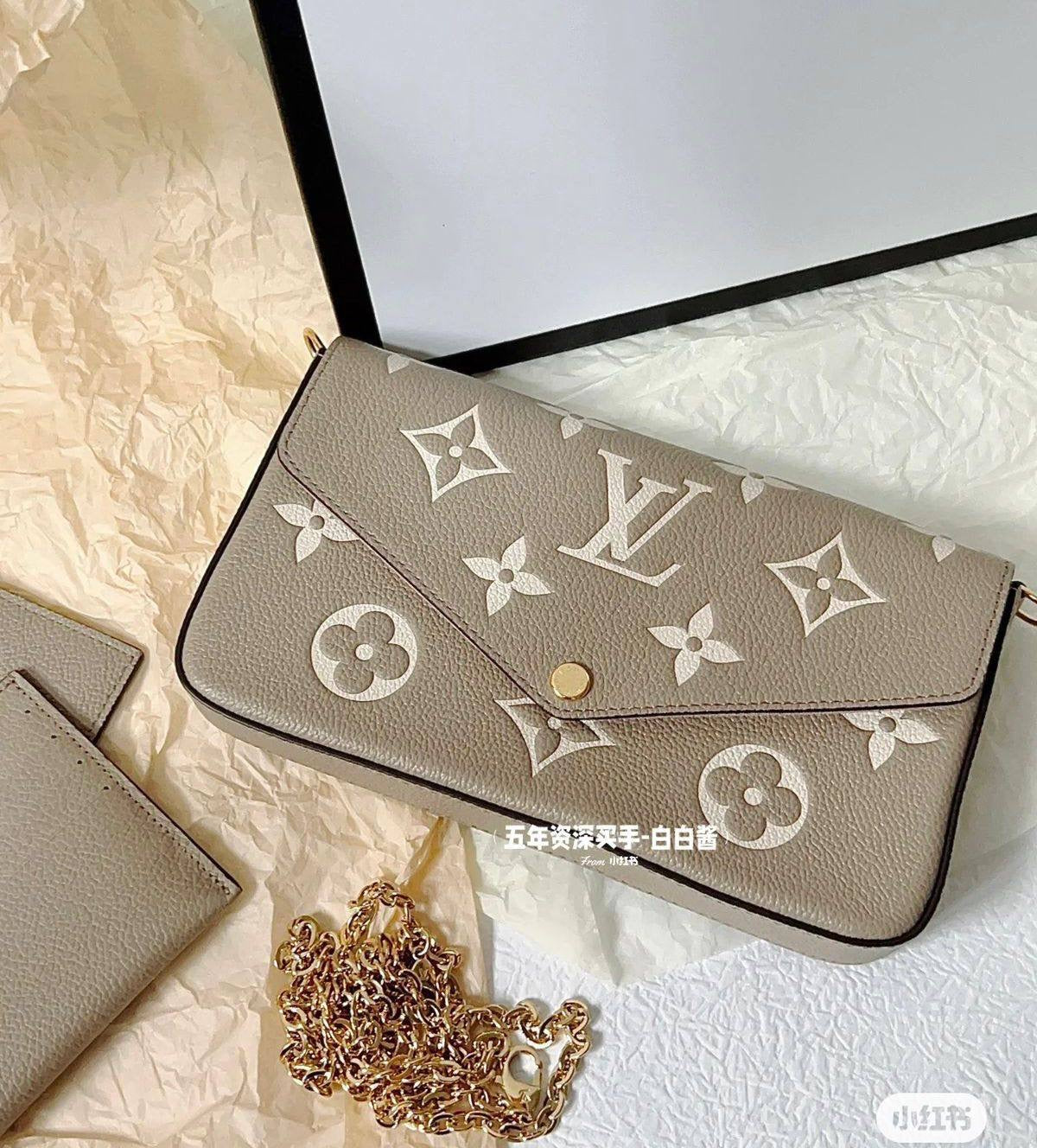 LV Master 

150 dhs🇦🇪

#with box
🎁🎁🎁

Zain228
♥️♥️♥️