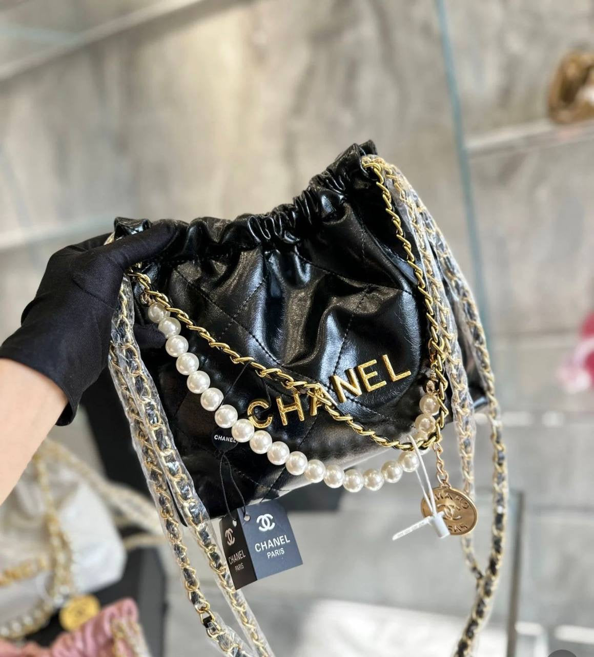 CHANEL 

NEW CAME GOOD QUALITY 
WITH BOX 
🎁🎁🎁

105 dhs🇦🇪

Zain39
♥️♥️♥️