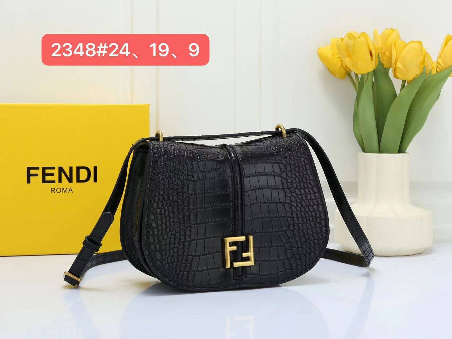 Fendi

With box 
🎁🎁🎁

85 dhs🇦🇪

Zain137
 ♥️♥️♥️